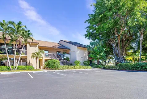 5021 Oak Hill Lane Delray Beach FL 33484
