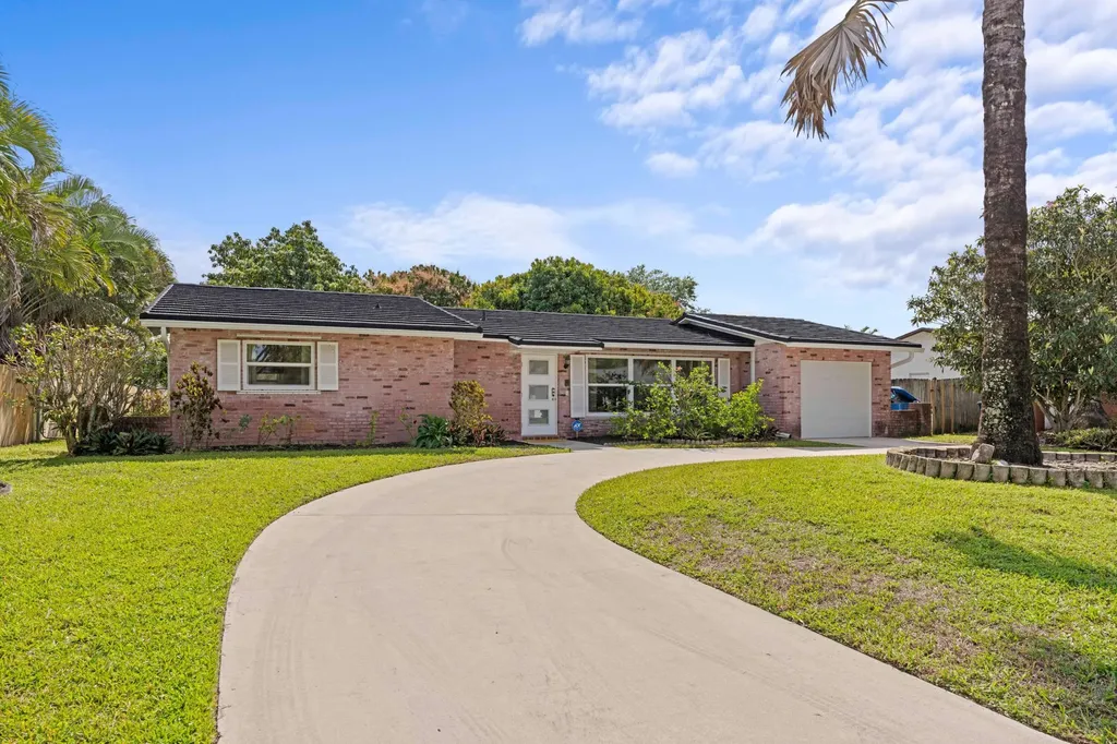 324 Sandpiper Avenue Royal Palm Beach FL 33411