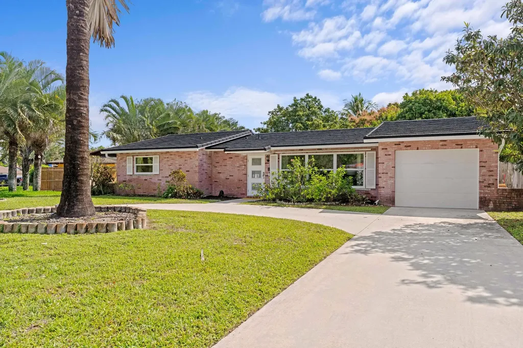 324 Sandpiper Avenue Royal Palm Beach FL 33411