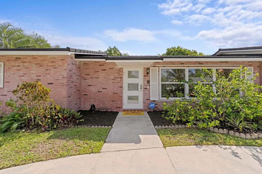 324 Sandpiper Avenue Royal Palm Beach FL 33411