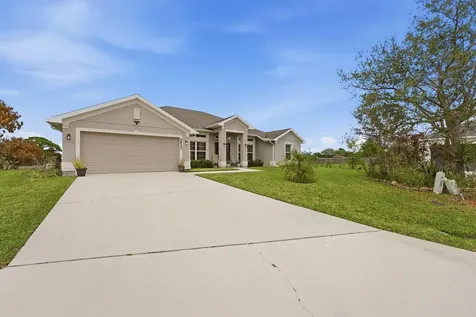 5923 NW Brianna Court Port St Lucie FL 34986