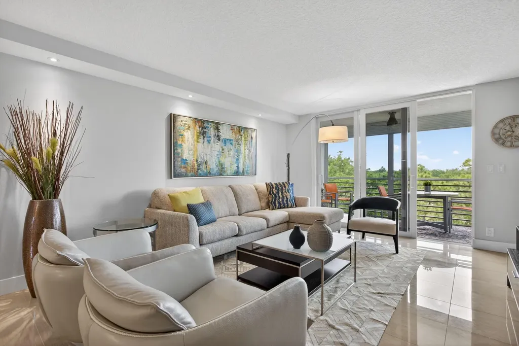 3503 Oaks Way Pompano Beach FL 33069