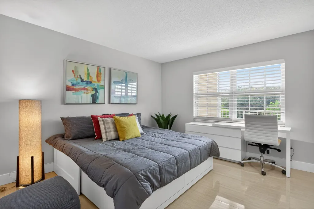 3503 Oaks Way Pompano Beach FL 33069