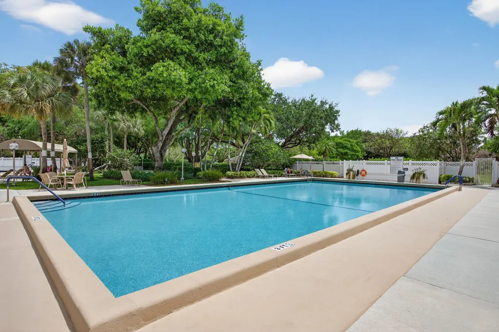 3503 Oaks Way Pompano Beach FL 33069