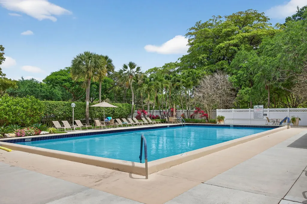 3503 Oaks Way Pompano Beach FL 33069