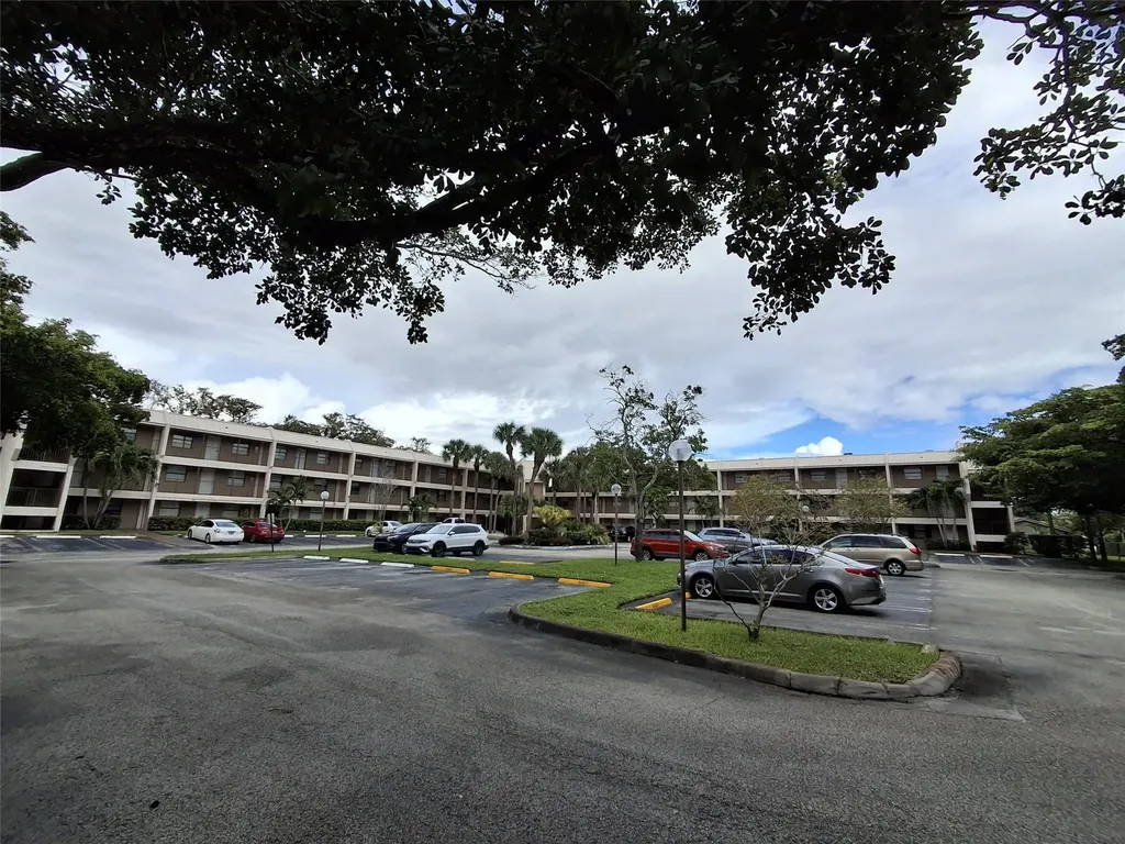 8763 Shadow Wood Boulevard Coral Springs FL 33071