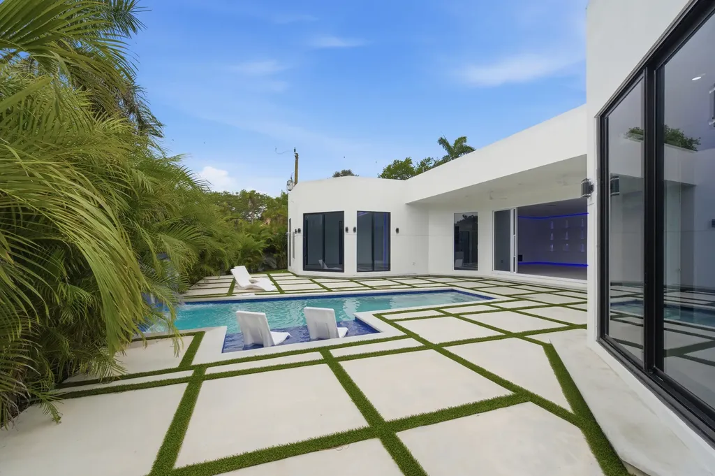 1629 NE 1st Avenue Fort Lauderdale FL 33305