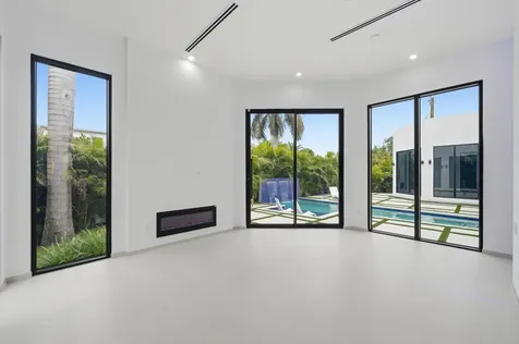 1629 NE 1st Avenue Fort Lauderdale FL 33305