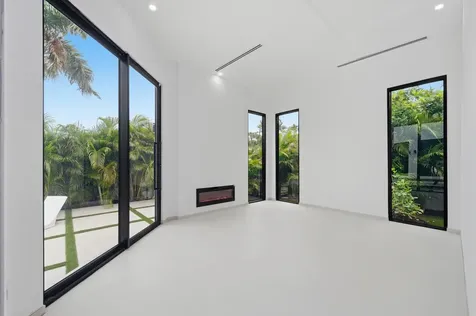 1629 NE 1st Avenue Fort Lauderdale FL 33305