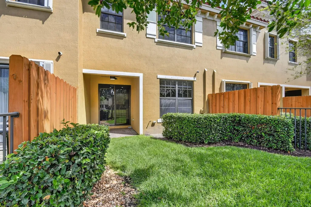 10457 Wellington Parc Drive Wellington FL 33449