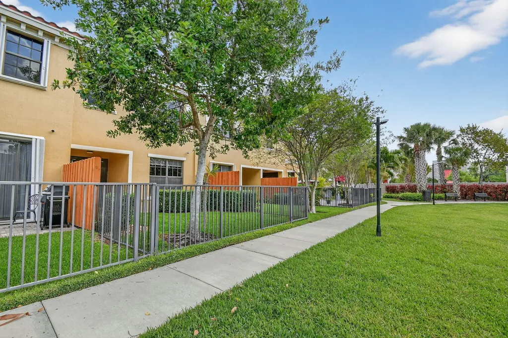 10457 Wellington Parc Drive Wellington FL 33449