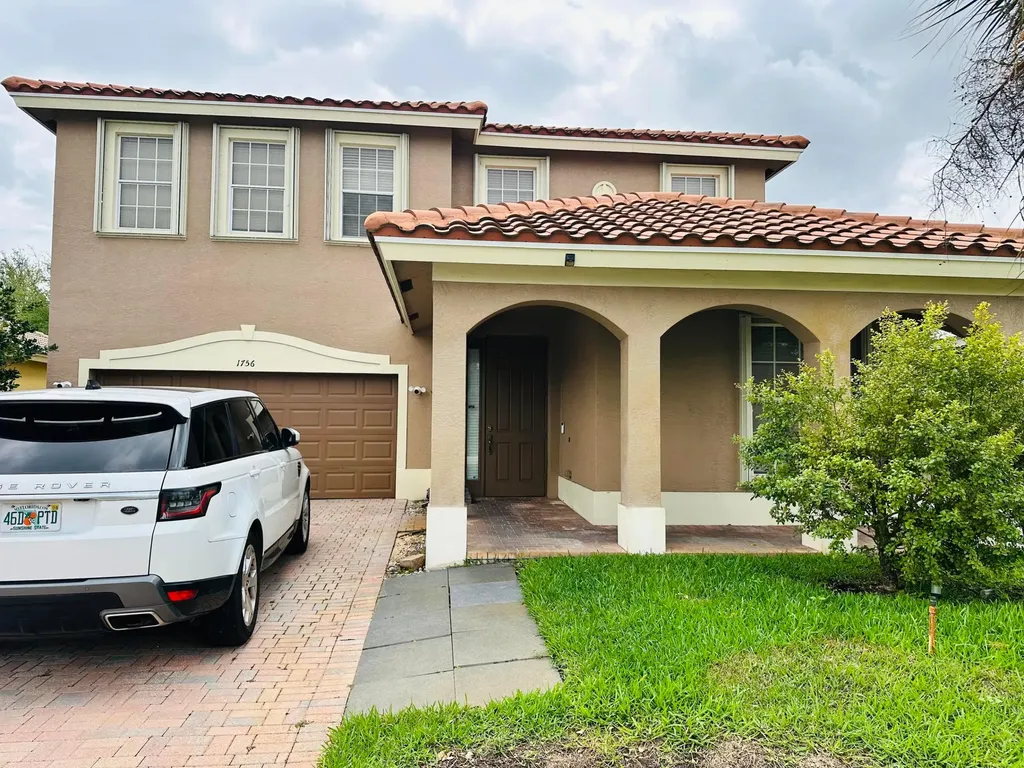 1756 SW Jamesport Drive Port St Lucie FL 34953