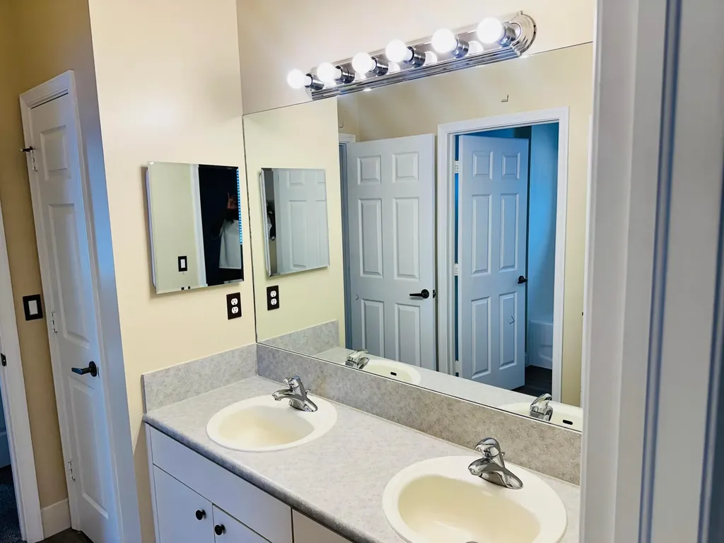 1756 SW Jamesport Drive Port St Lucie FL 34953