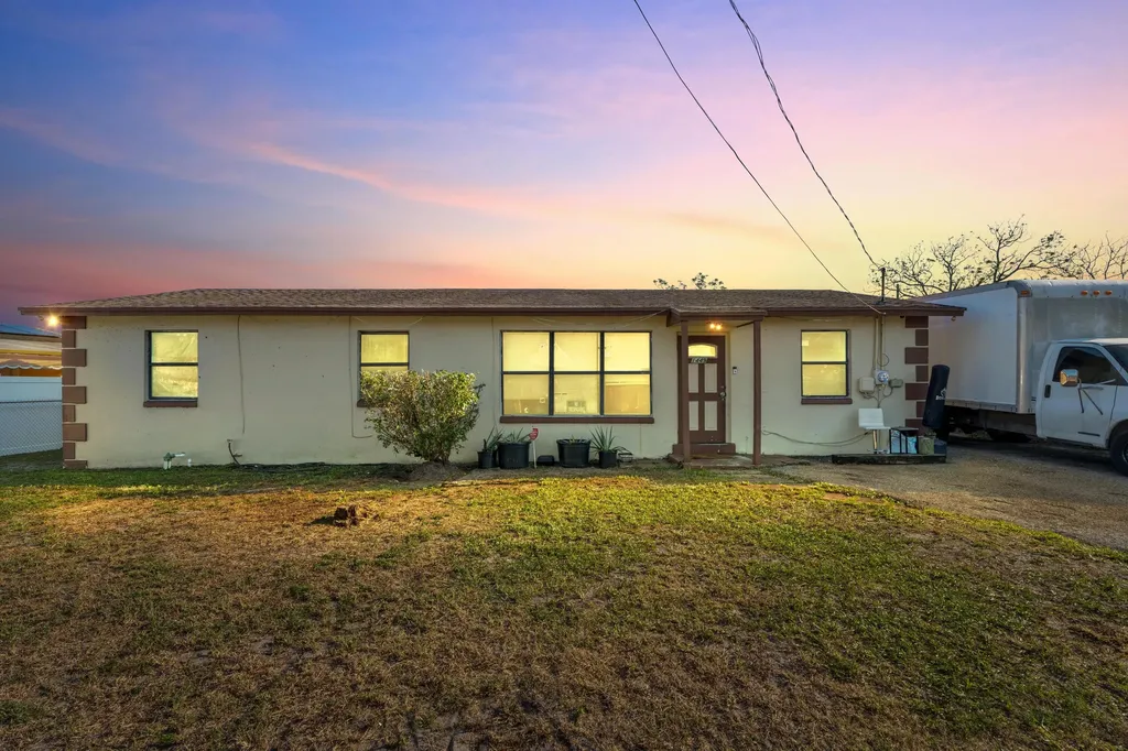 1449 W 35th Street Riviera Beach FL 33404
