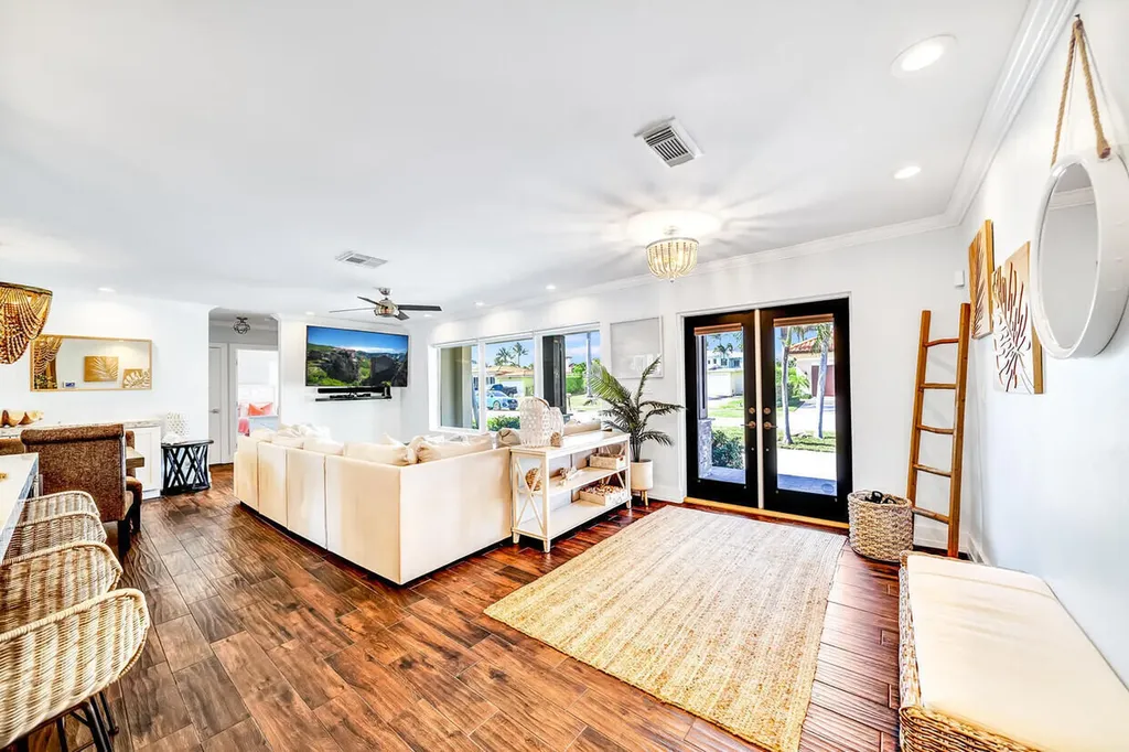 864 Appleby Street Boca Raton FL 33487