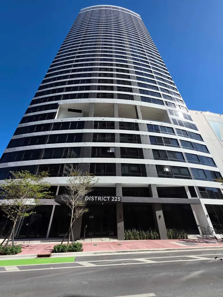 225 N Miami Avenue Miami FL 33128