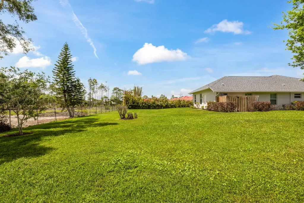12878 N 70th Place Place N The Acreage FL 33412