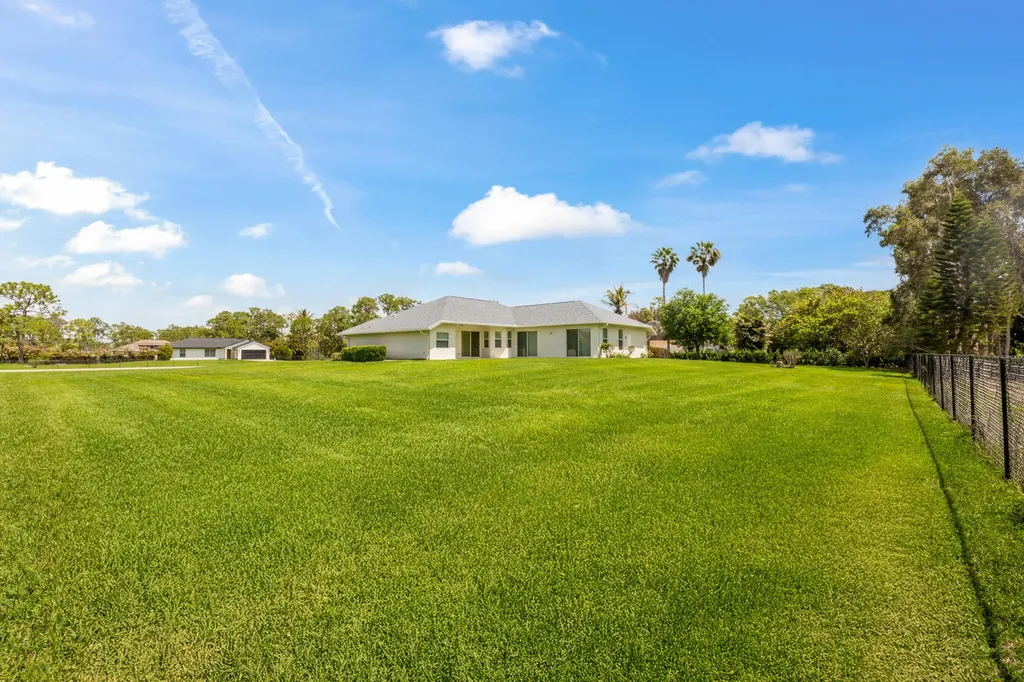 12878 N 70th Place Place N The Acreage FL 33412