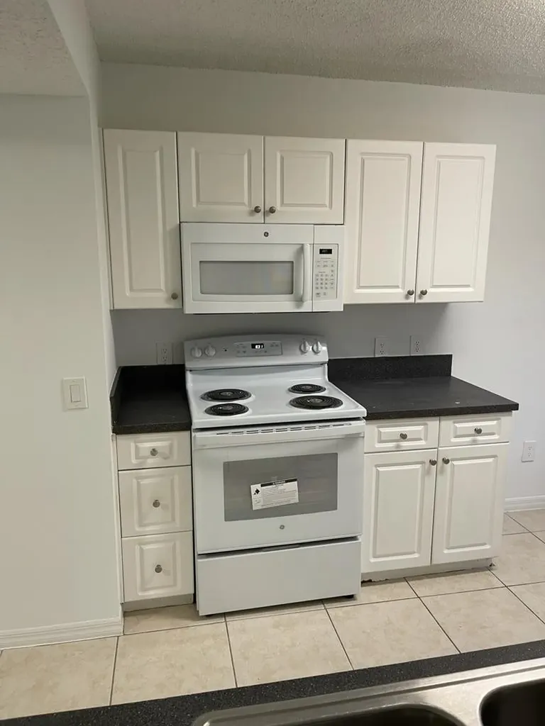 9640 NW 2 Street Pembroke Pines FL 33024