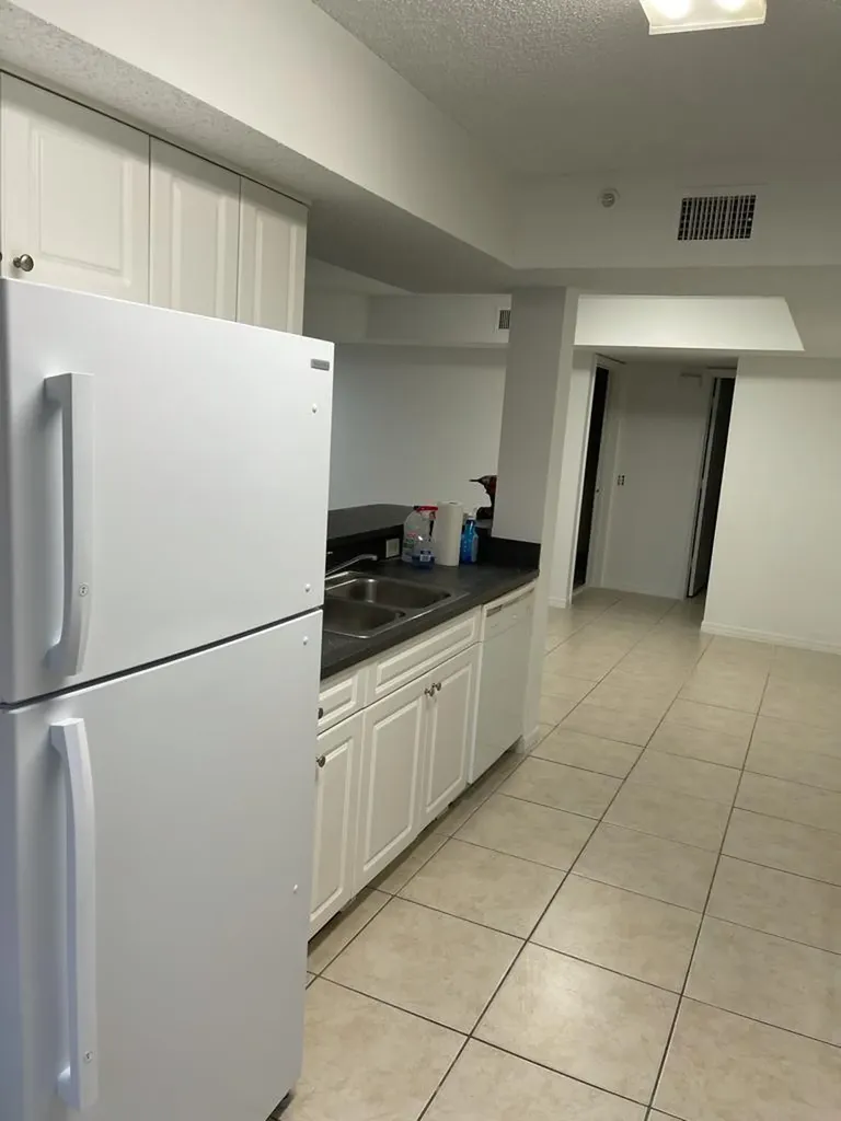 9640 NW 2 Street Pembroke Pines FL 33024