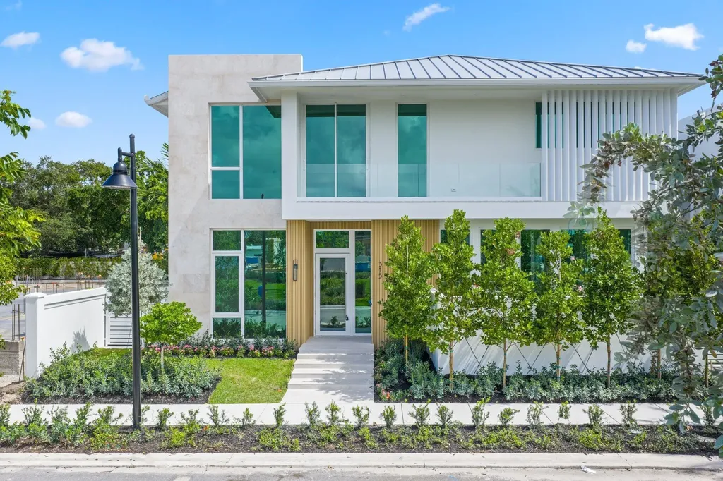 330 Grove Place Delray Beach FL 33444