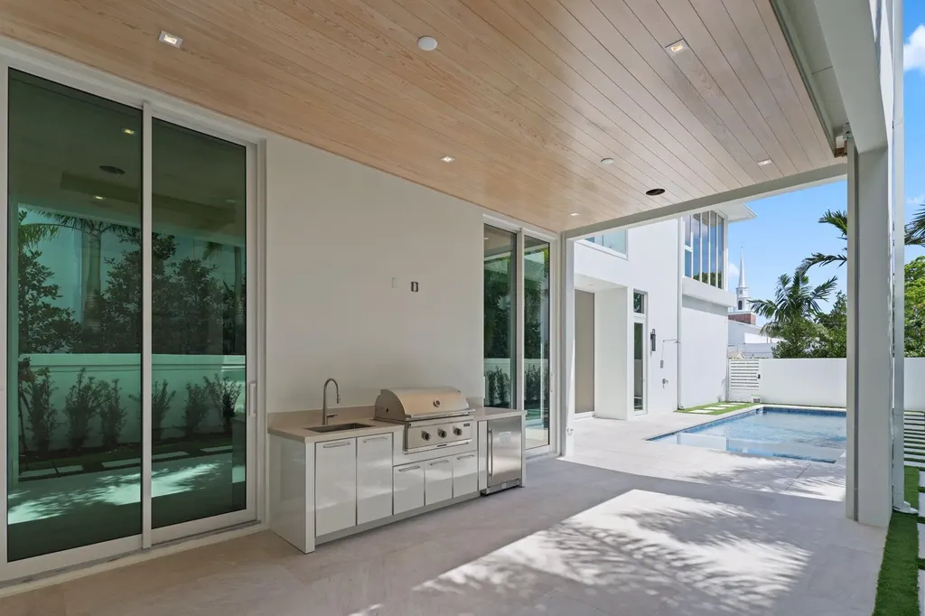 330 Grove Place Delray Beach FL 33444
