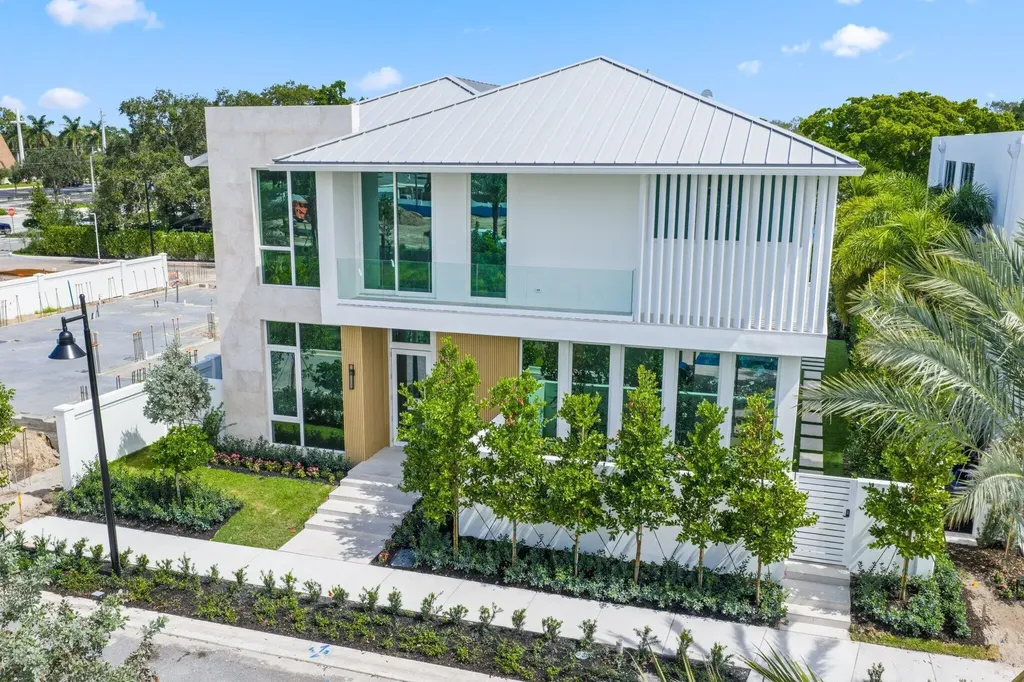 330 Grove Place Delray Beach FL 33444