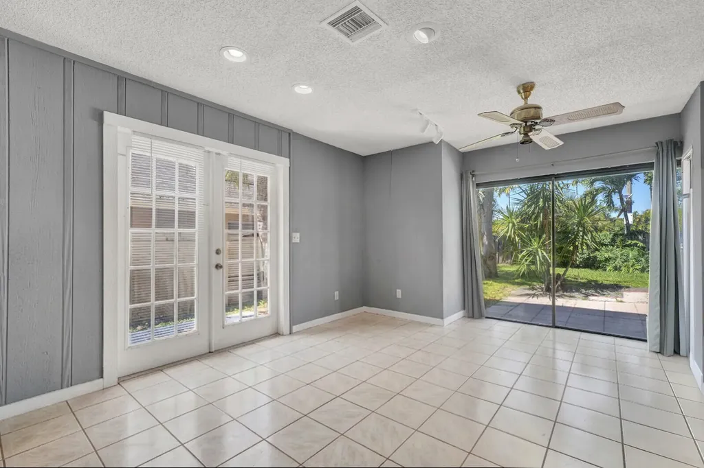 6599 Pond Apple Road Boca Raton FL 33433