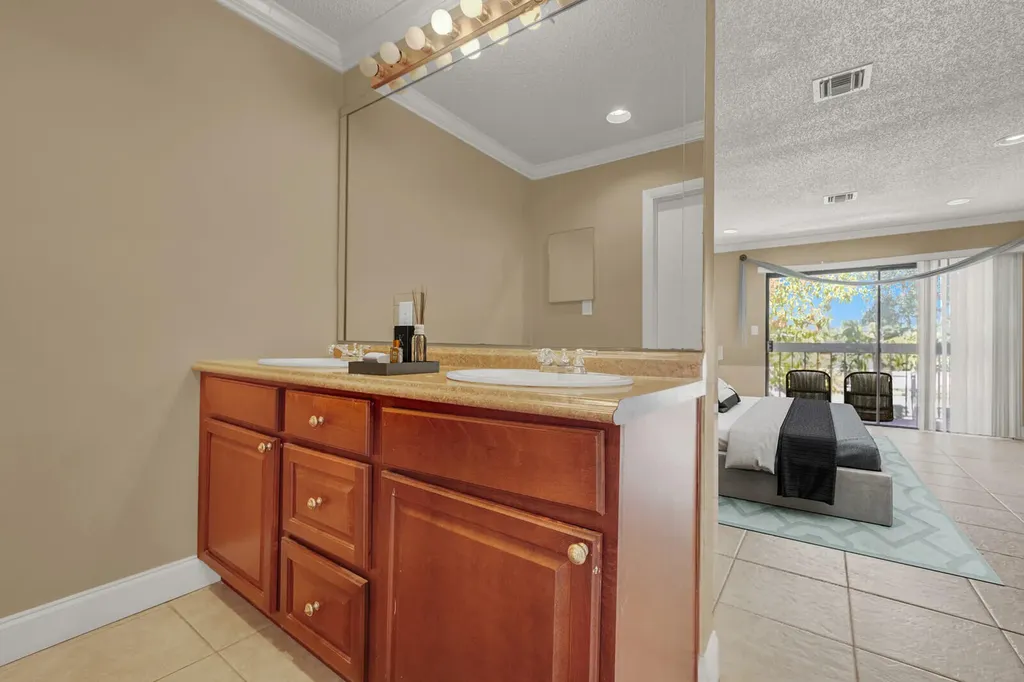 6599 Pond Apple Road Boca Raton FL 33433