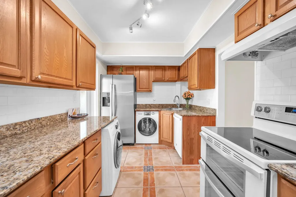 1823 Presidential Way West Palm Beach FL 33401