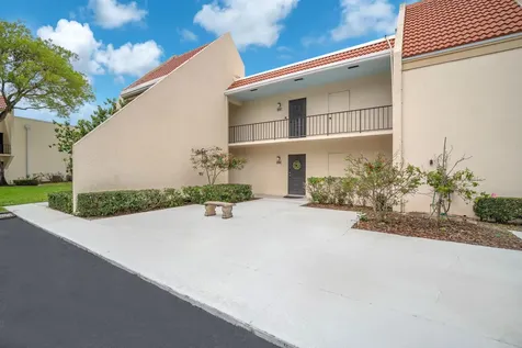 1823 Presidential Way West Palm Beach FL 33401