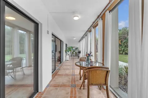 1823 Presidential Way West Palm Beach FL 33401