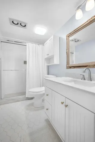 1823 Presidential Way West Palm Beach FL 33401