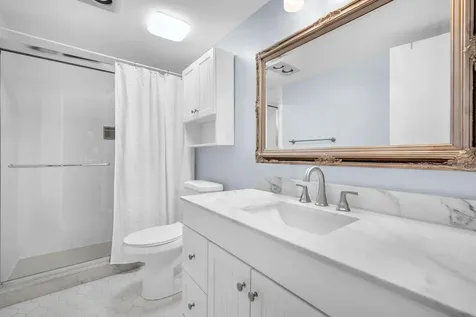 1823 Presidential Way West Palm Beach FL 33401