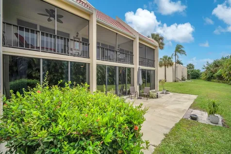 1823 Presidential Way West Palm Beach FL 33401