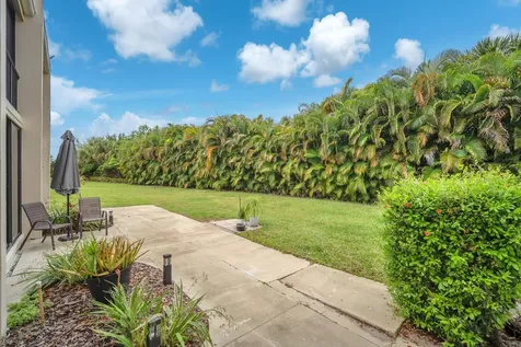 1823 Presidential Way West Palm Beach FL 33401