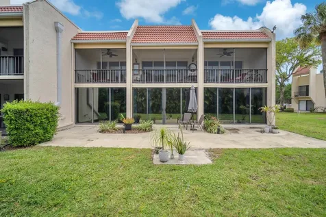 1823 Presidential Way West Palm Beach FL 33401