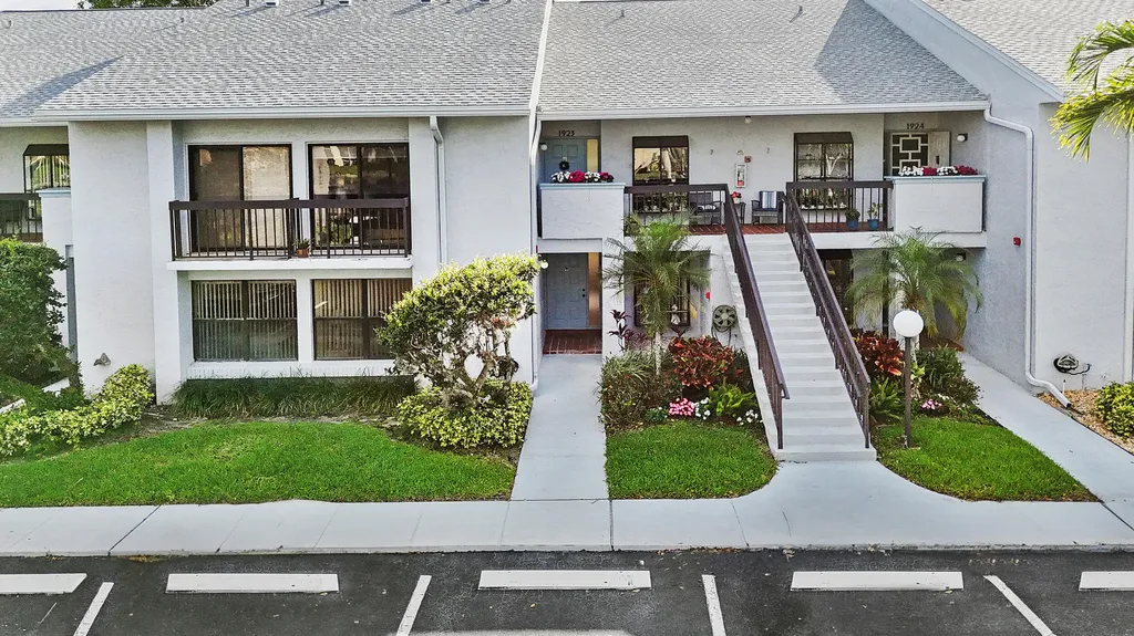 5186 Golfview Court Delray Beach FL 33484