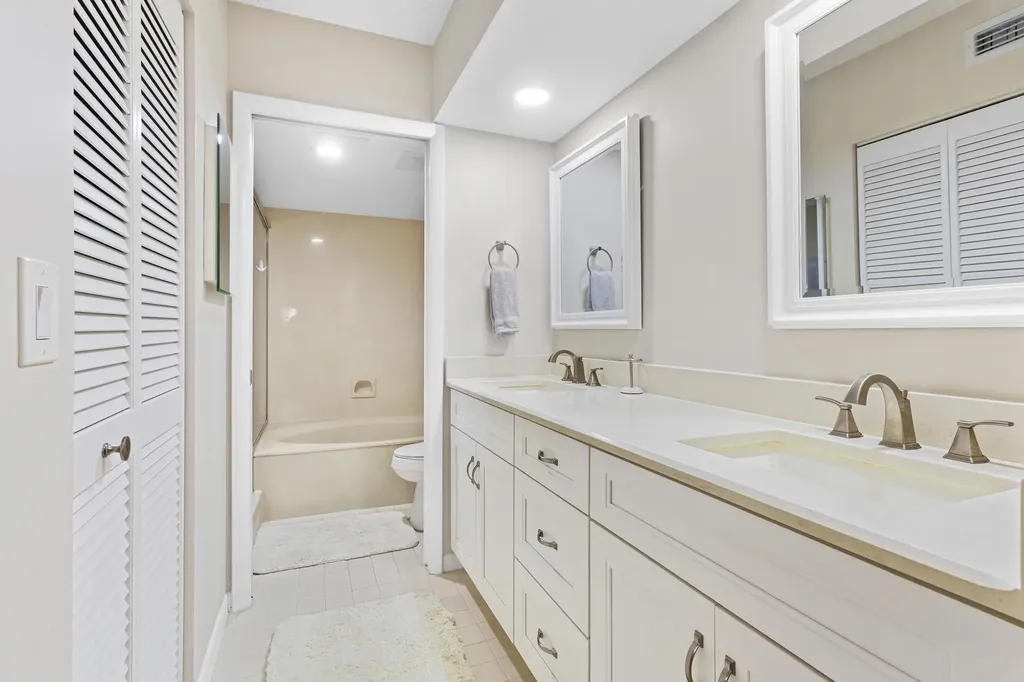 5186 Golfview Court Delray Beach FL 33484