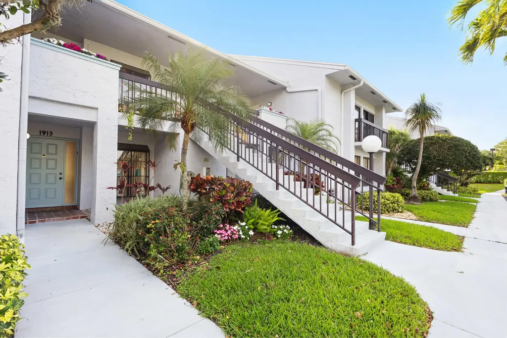 5186 Golfview Court Delray Beach FL 33484