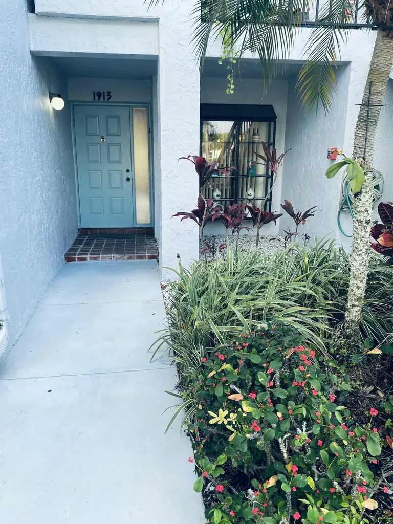 5186 Golfview Court Delray Beach FL 33484