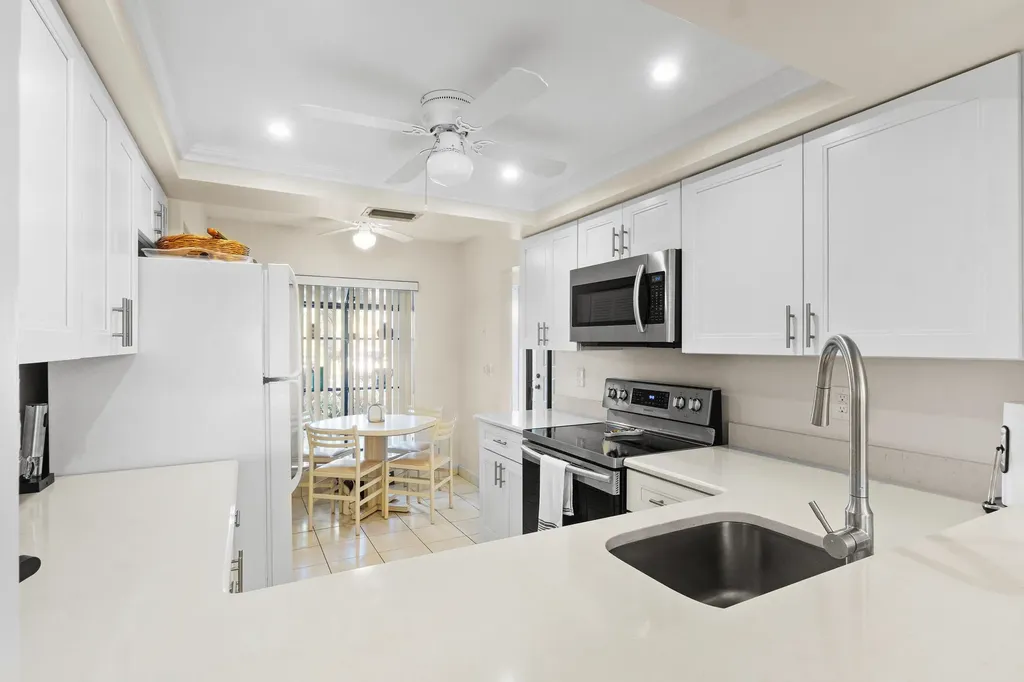 5186 Golfview Court Delray Beach FL 33484