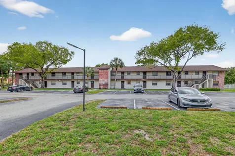6001 Shakerwood Circle Tamarac FL 33319