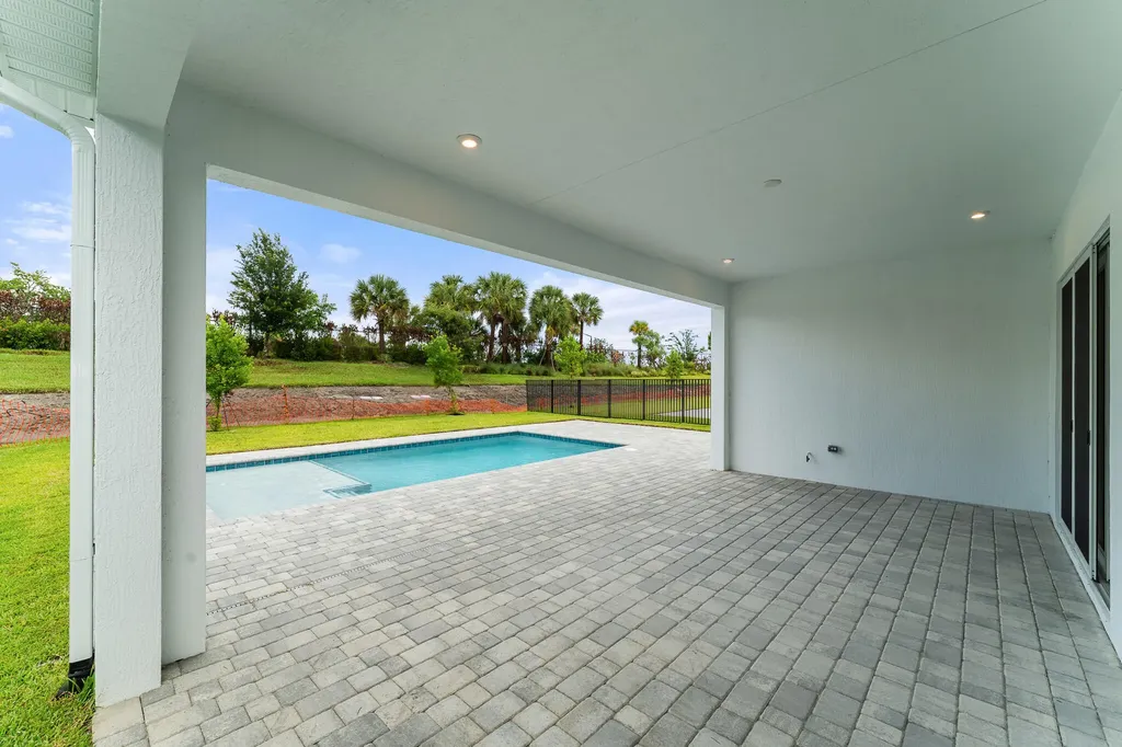 10421 SW Jadewood Court Port St Lucie FL 34987