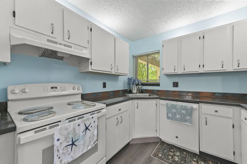6500 Chasewood Drive Jupiter FL 33458
