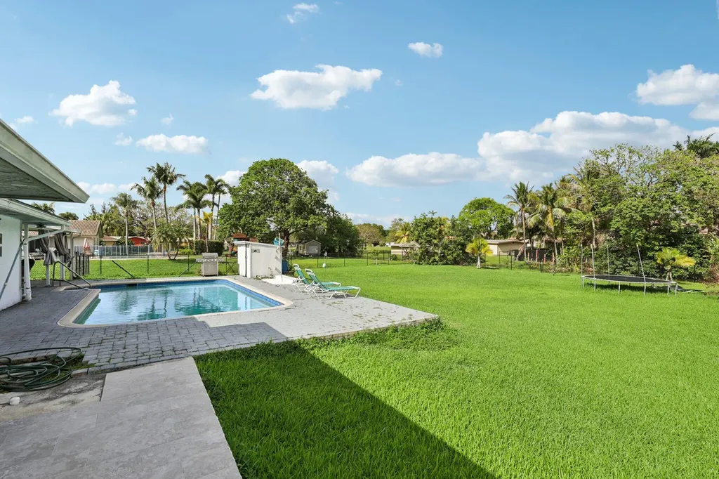 2940 SW 156th Avenue Davie FL 33331