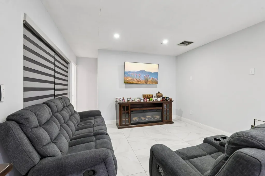 2940 SW 156th Avenue Davie FL 33331
