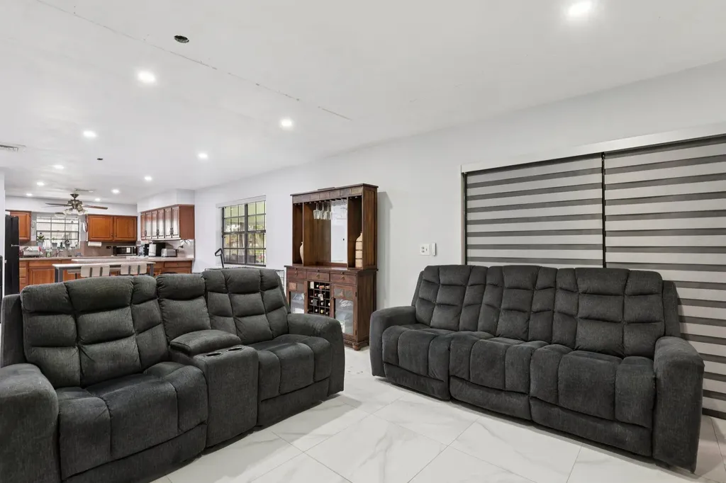 2940 SW 156th Avenue Davie FL 33331