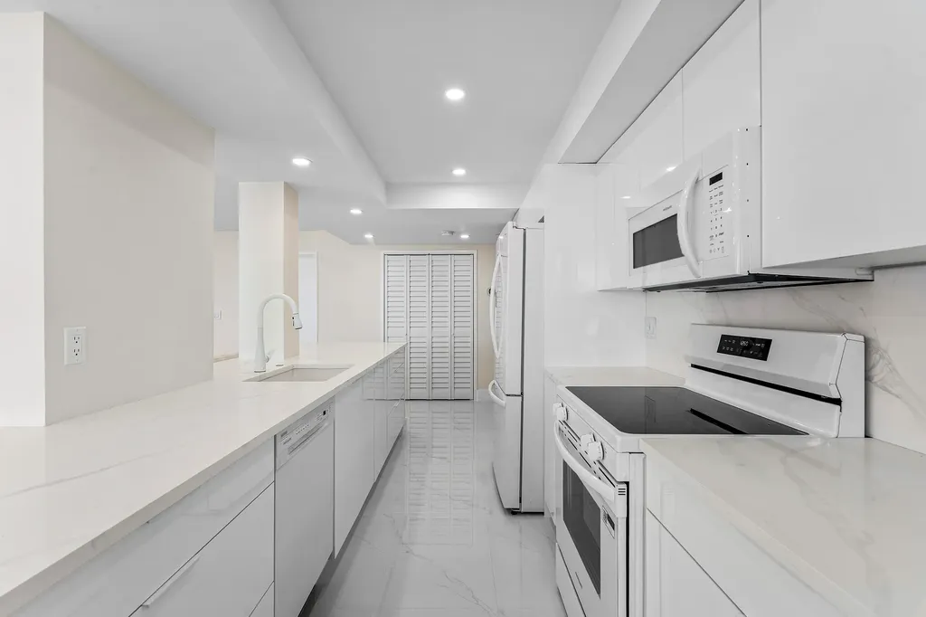 5460 N Ocean Drive Singer Island FL 33404