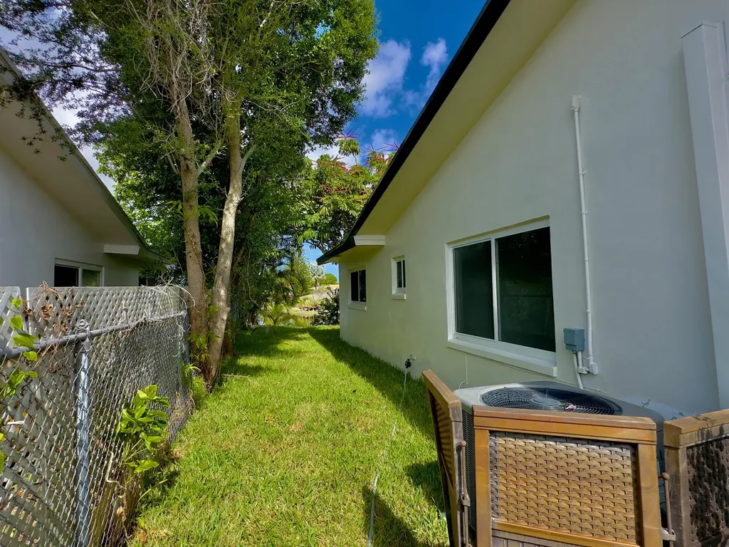 6811 NW 32nd Avenue Fort Lauderdale FL 33309